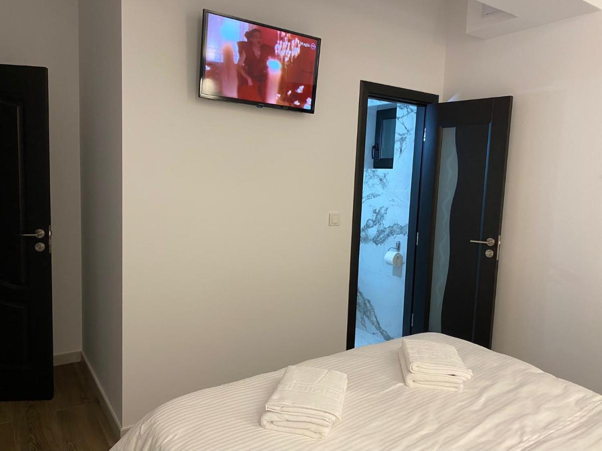 Modern House Hotel Sighetu Marmaţiei Exterior foto